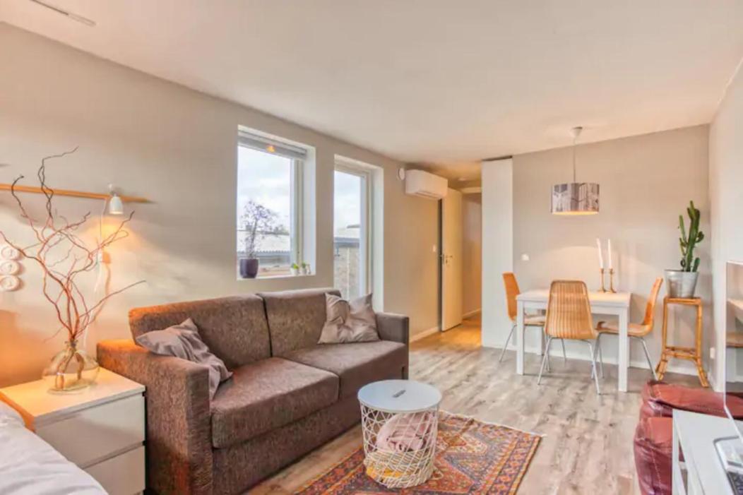 Beautiful Home Away From Home Near Stockholm City Saltsjöbaden Zewnętrze zdjęcie