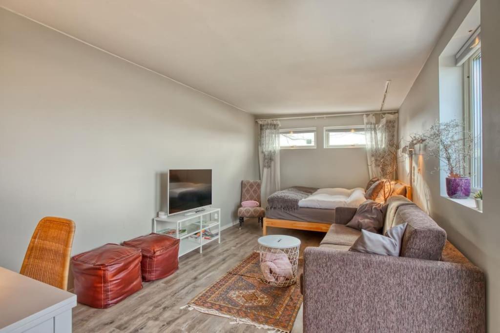 Beautiful Home Away From Home Near Stockholm City Saltsjöbaden Zewnętrze zdjęcie
